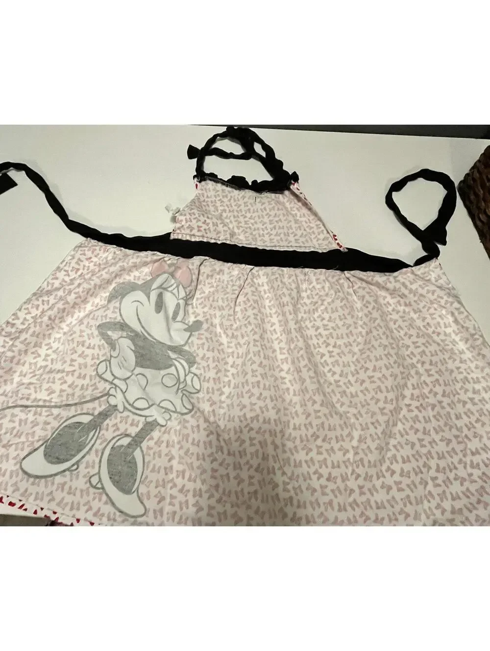 Minnie Mouse Apron Red Bows - Disney Mi. Or Mouse
